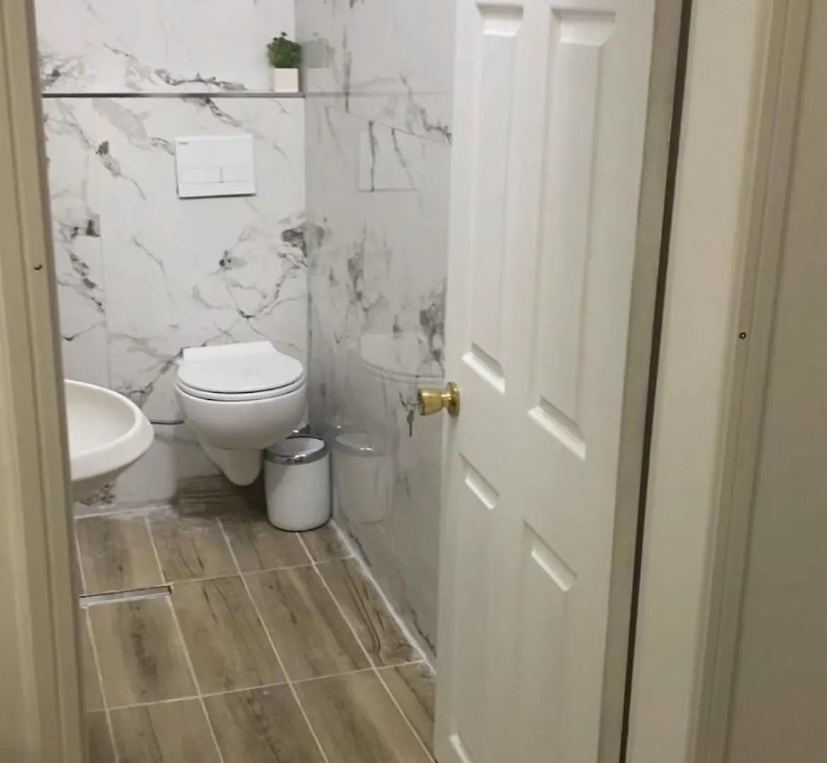 Apis Romeo Apartament コルチャ