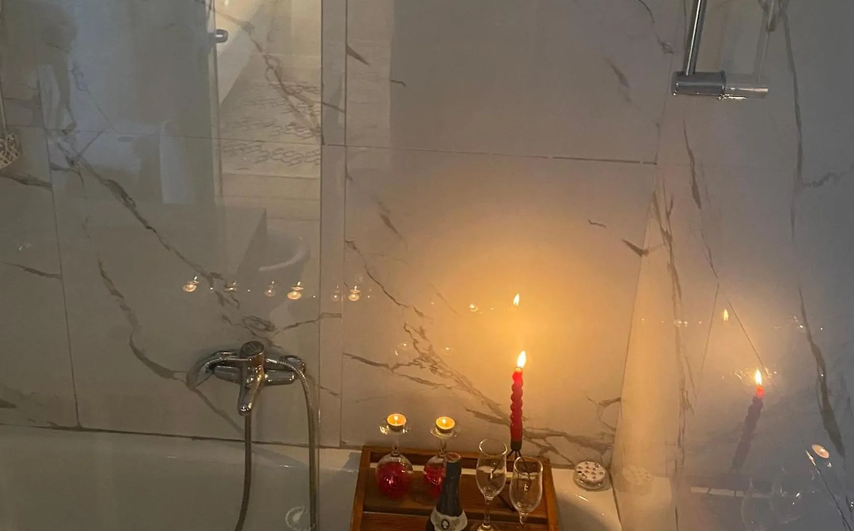 Apis Romeo Apartament コルチャ
