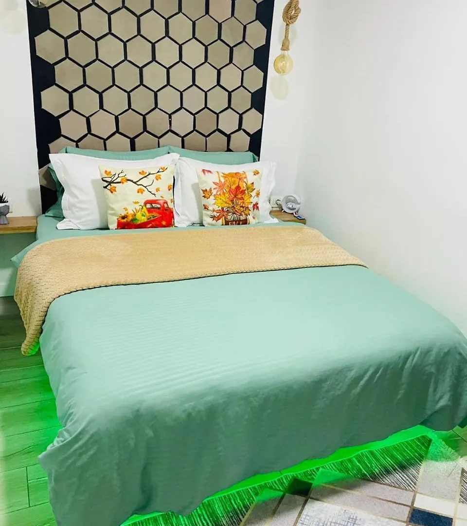 Apis Romeo Apartament コルチャ