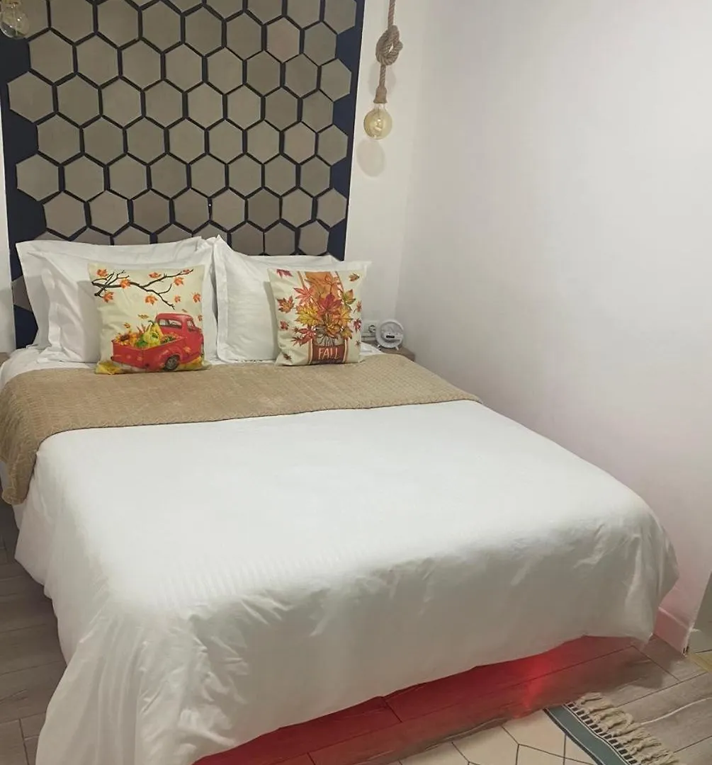 アパート Apis Romeo Apartament コルチャ アルバニア