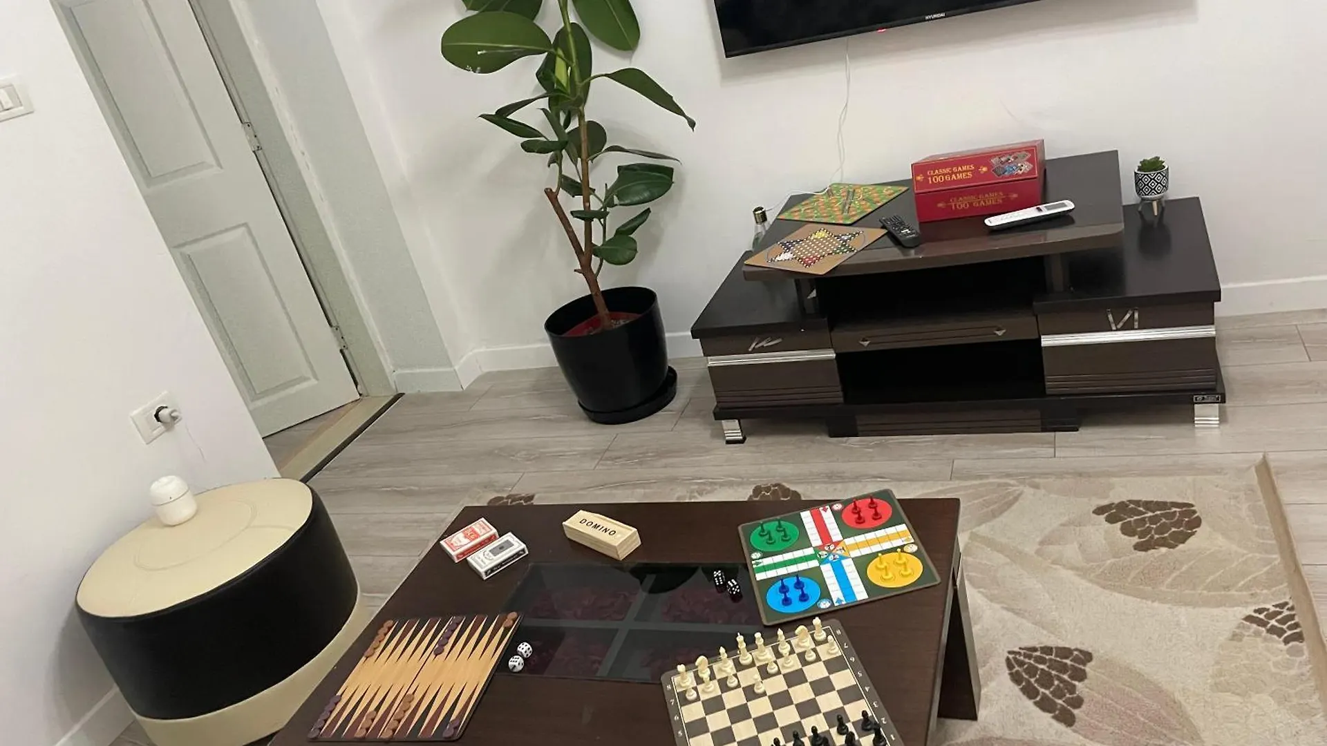 Apis Romeo Apartament コルチャ